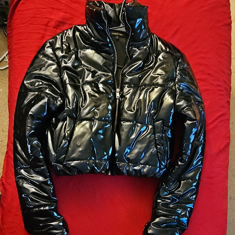 36 Points Womans Medium Black Puffy Jacket